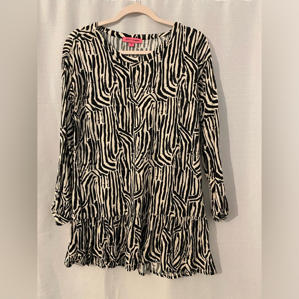 Betsey Johnson / Medium